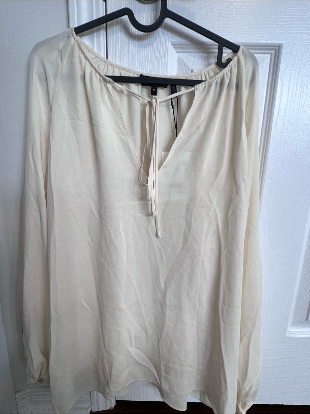 Theory 100% Silk Women‘s Cream Long-Sleeve Tie-Neck Shirt, SZ M, New with tag